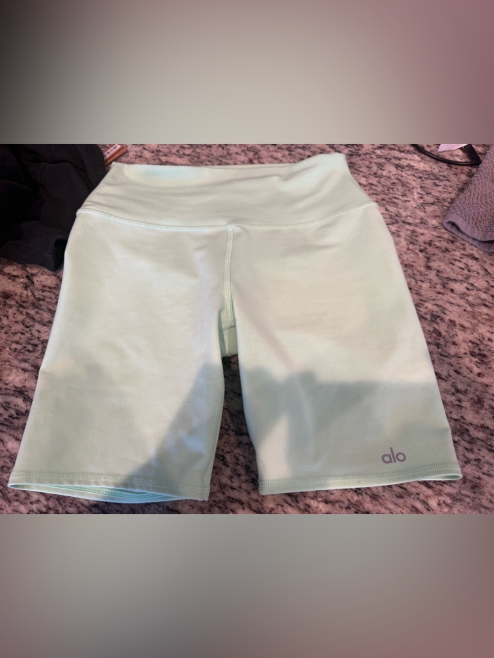 ALO Yoga Airbrush 5" High Waisted Bike Shorts - Picture 4 of 5
